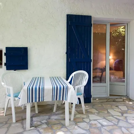 Le Cedre Bleu Gæstehus *